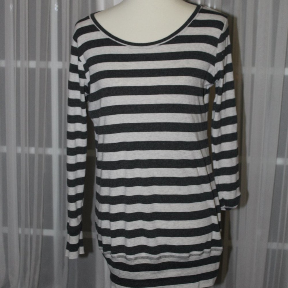 Gray and White Stripped Long Sleeve Tee